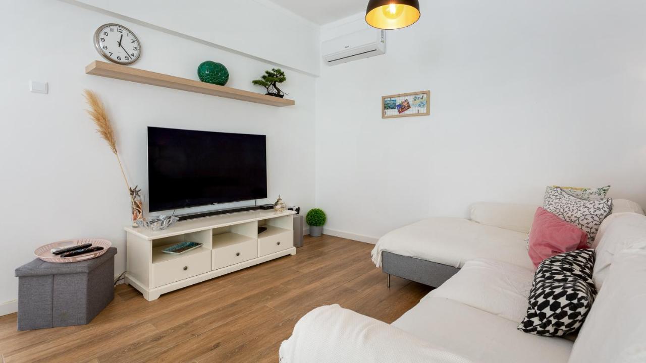 Faro Getaway W/ Big Balcony By Lovelystay Exterior photo