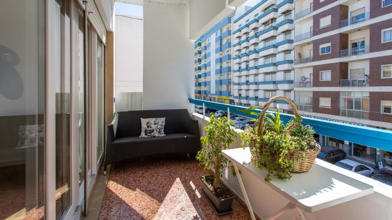 Faro Getaway W/ Big Balcony By Lovelystay Exterior photo