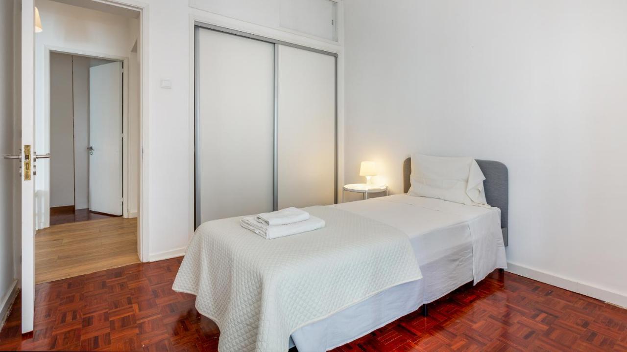 Faro Getaway W/ Big Balcony By Lovelystay Exterior photo